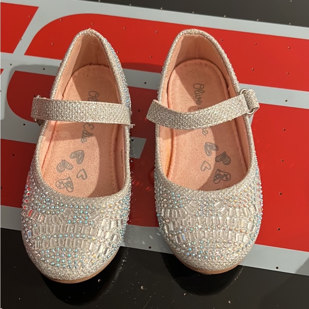Olive & Edie toddler silver flats